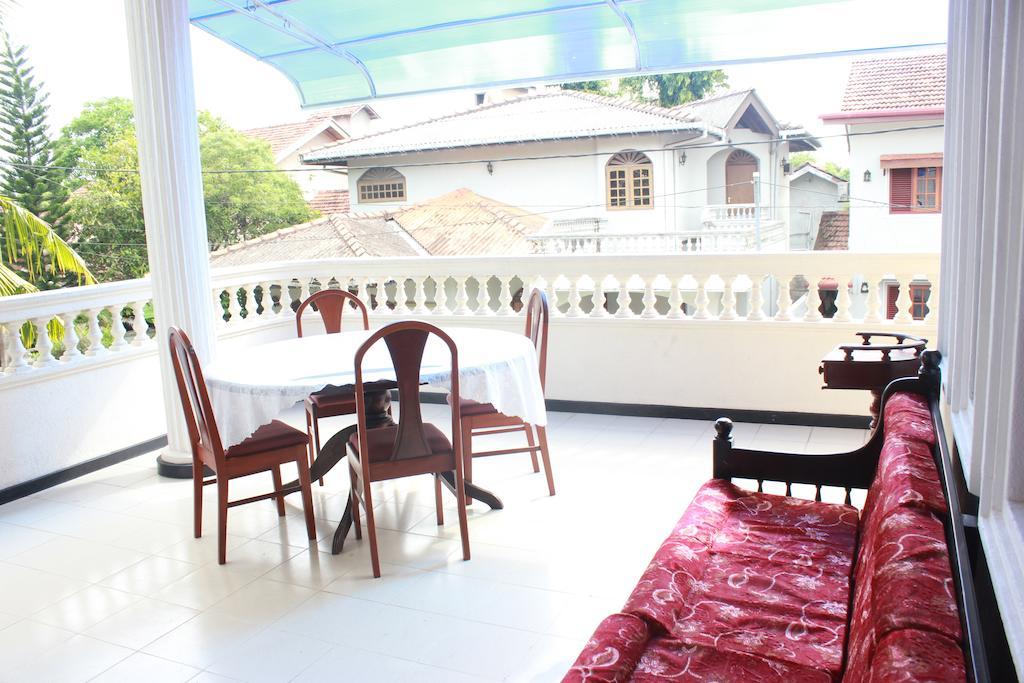 Guest Ryan Hotel Katunayaka Exterior photo
