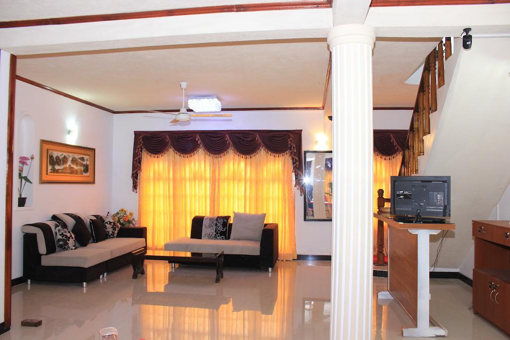 Guest Ryan Hotel Katunayaka Exterior photo