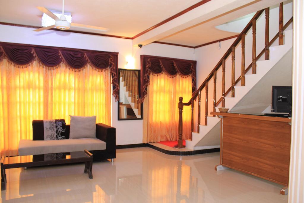 Guest Ryan Hotel Katunayaka Exterior photo